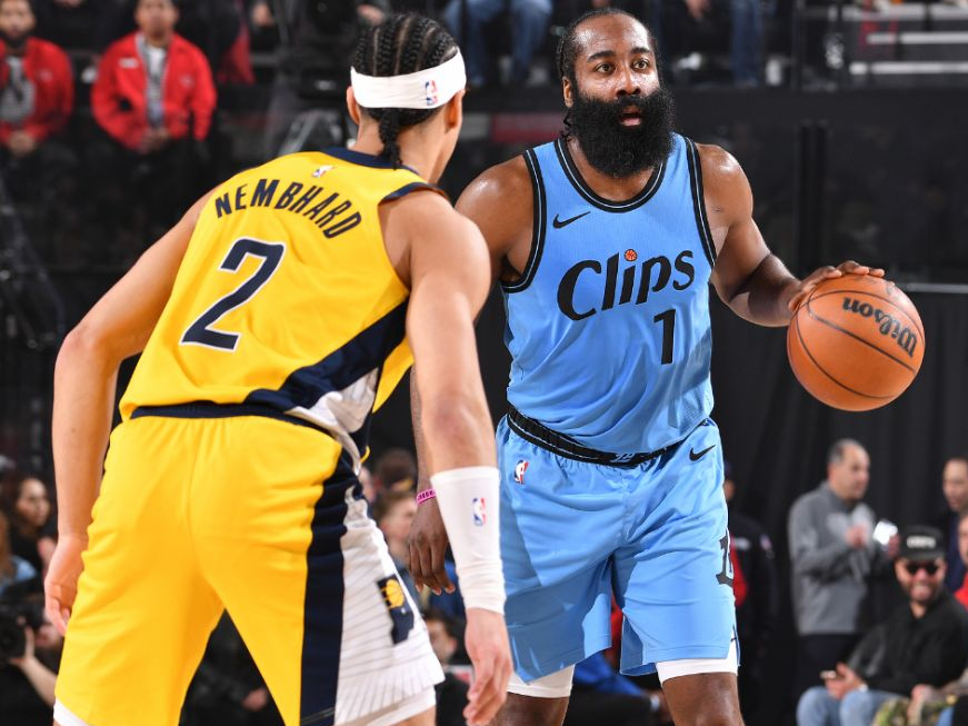 开云官方平台-逆转之夜！快船最后时刻连续得分取胜，企业空间自己.